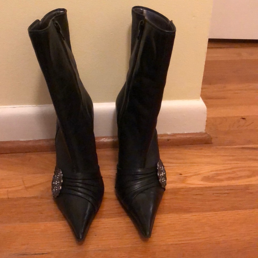 🎉HP🎉Like-New Steve Madden Black Leather 3” heel boot